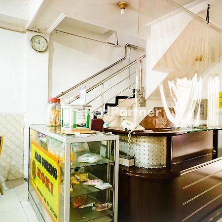 Hoki Homestay Redpartner Surabaya Bagian luar foto