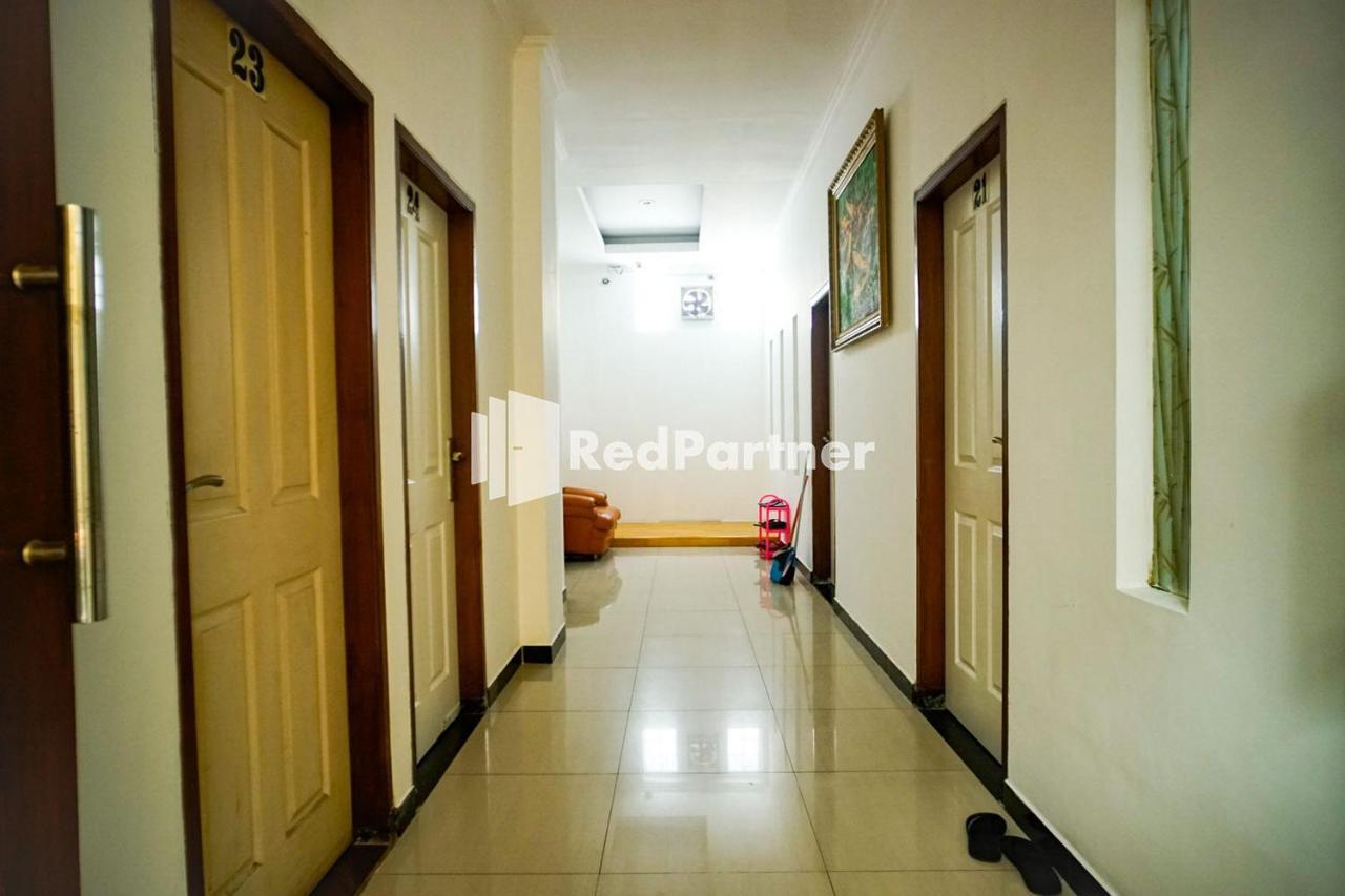 Hoki Homestay Redpartner Surabaya Bagian luar foto