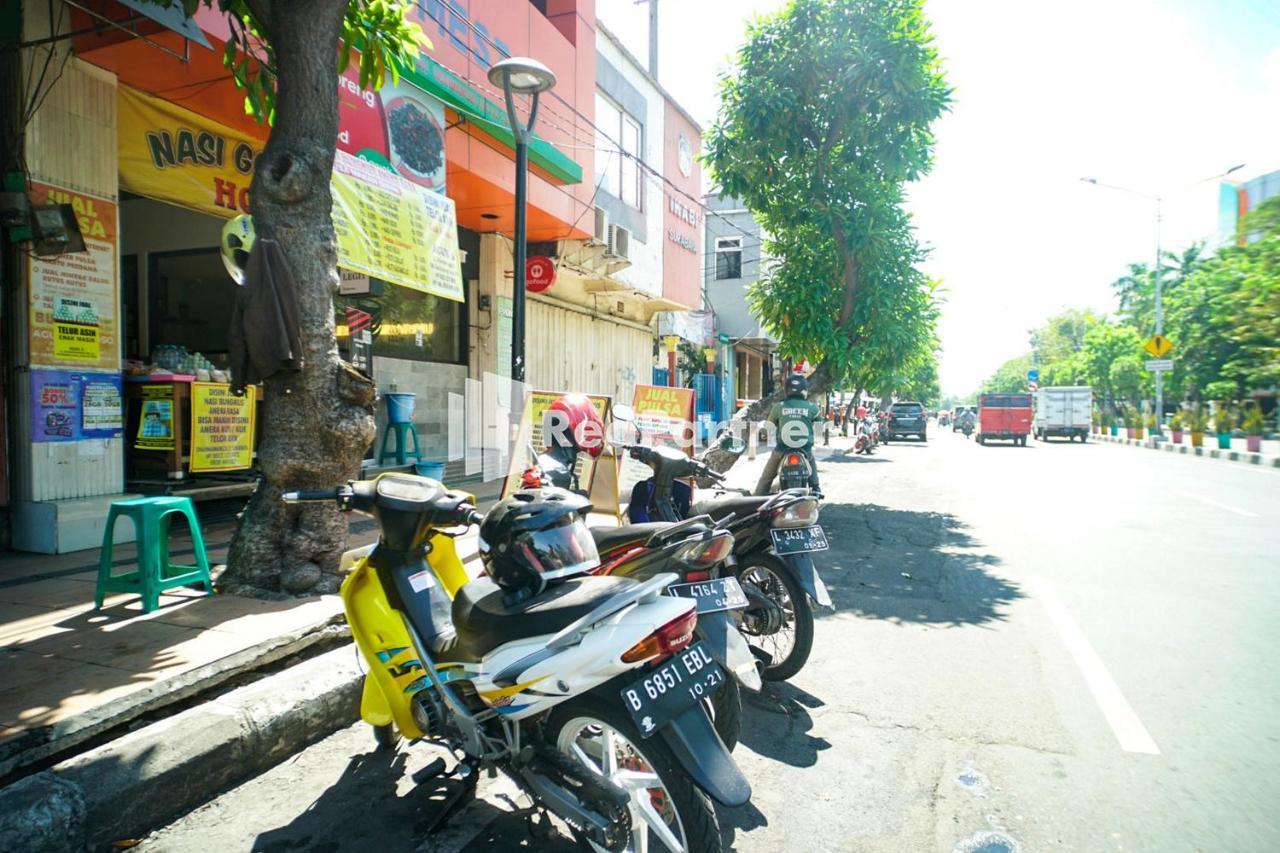 Hoki Homestay Redpartner Surabaya Bagian luar foto