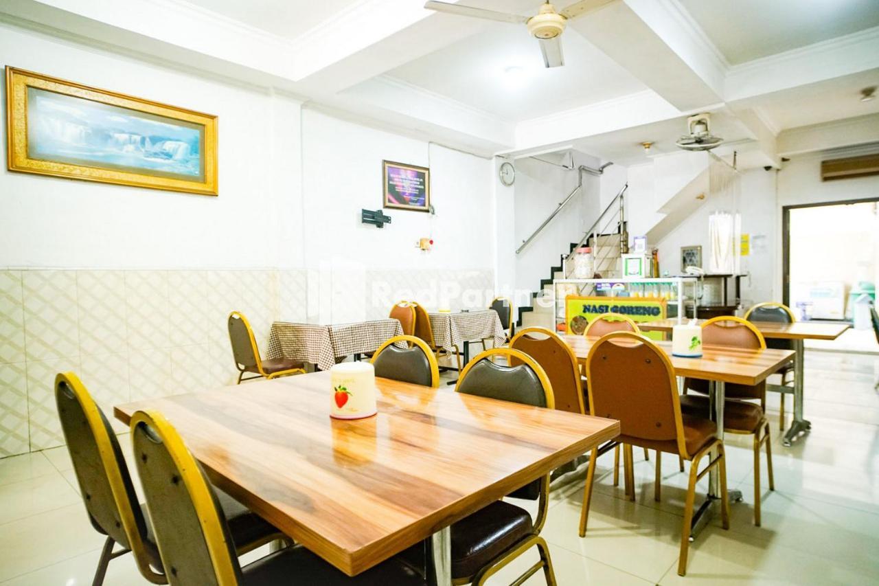 Hoki Homestay Redpartner Surabaya Bagian luar foto